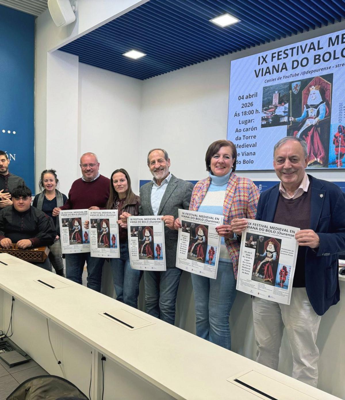 Las autoridades presentes en la presentación del festival. | IÑAKI OSORIO