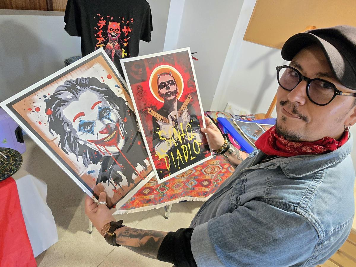 Varios artistas mexicanos exponen y venden sus obras en la feria artesanal mexicana de Vigo