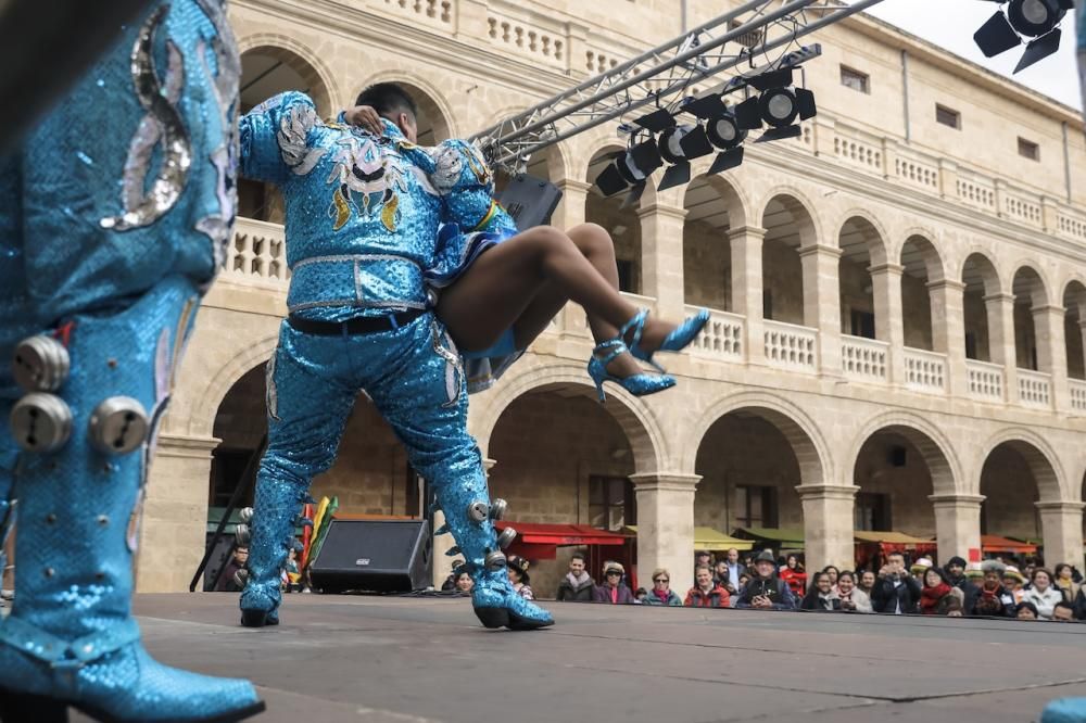 Am Internationalen Tag der Migranten (Sonntag, 18.12.) präsentierte sich Palma als multikulturelle Stadt. Beim Festival der Kulturen nahmen 16 Länder teil.