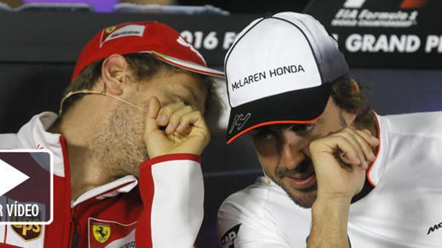 Vettel llama &quot;idiota&quot; a Fernando Alonso y &quot;bobo&quot; a Carlos Sainz