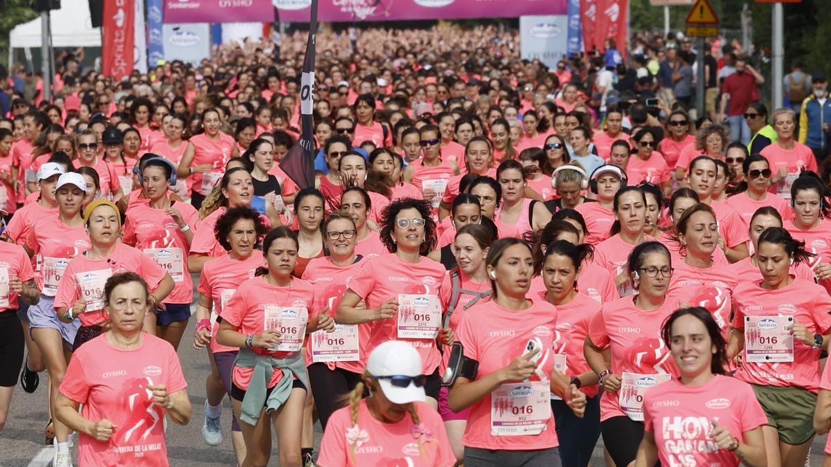 La fuerza de la marea rosa suma más de 5.000 participantes en la Carrera de la Mujer en Gijón: "Hay que participar y hacer fuerza"