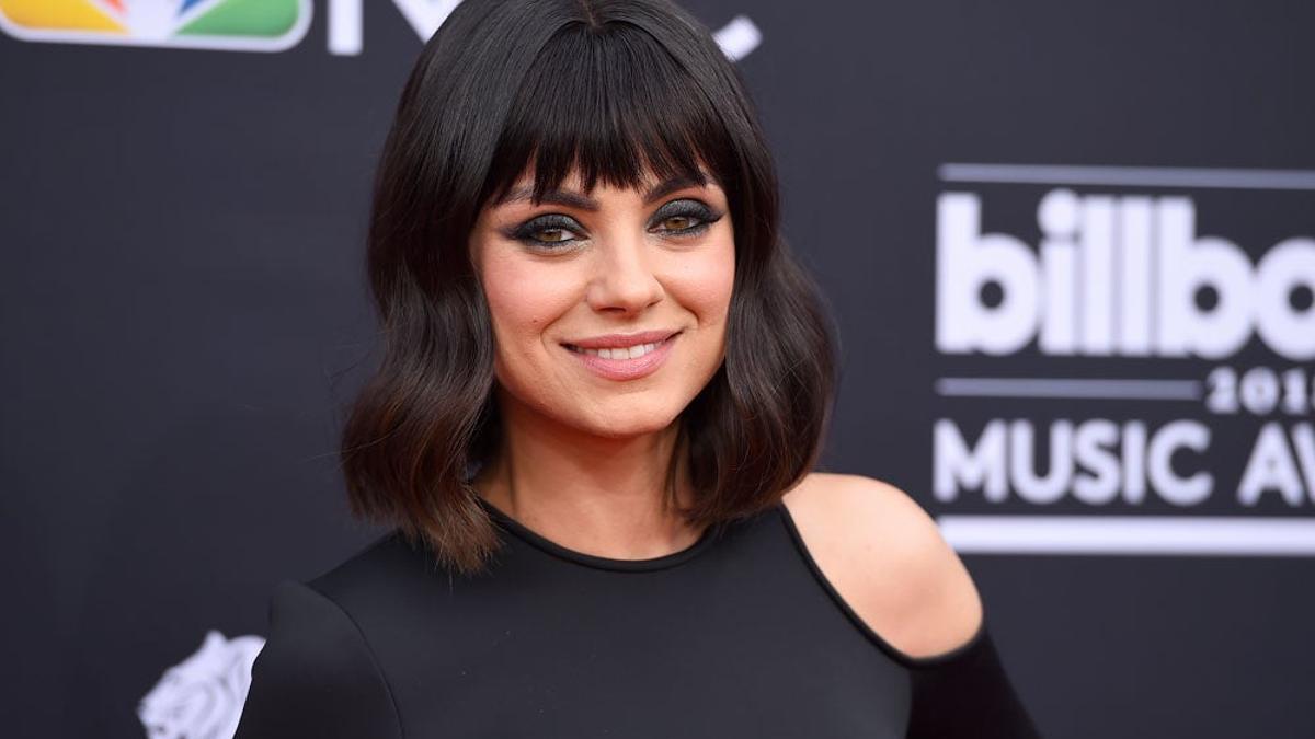 Mila Kunis estrena flequillo desfilado en los Billboard Music Awards 2018