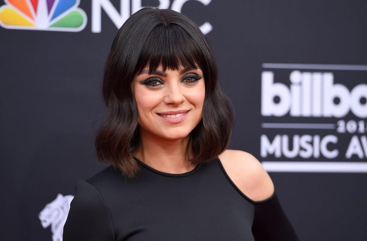 Mila Kunis estrena flequillo desfilado en los Billboard Music Awards 2018