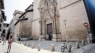 Este es el comunicado del colegio Montesión a los padres sobre el profesor despedido por "conductas impropias"