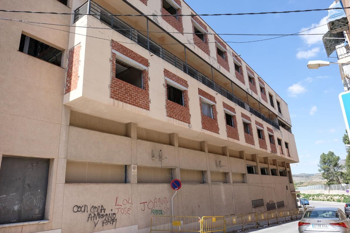 Una imagen del inicio de las obras de la residencia El Catí de Elda.