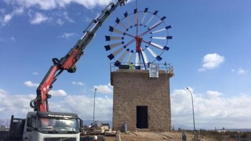 Windmühle von Molinar an neuem Standort und im neuen Glanz