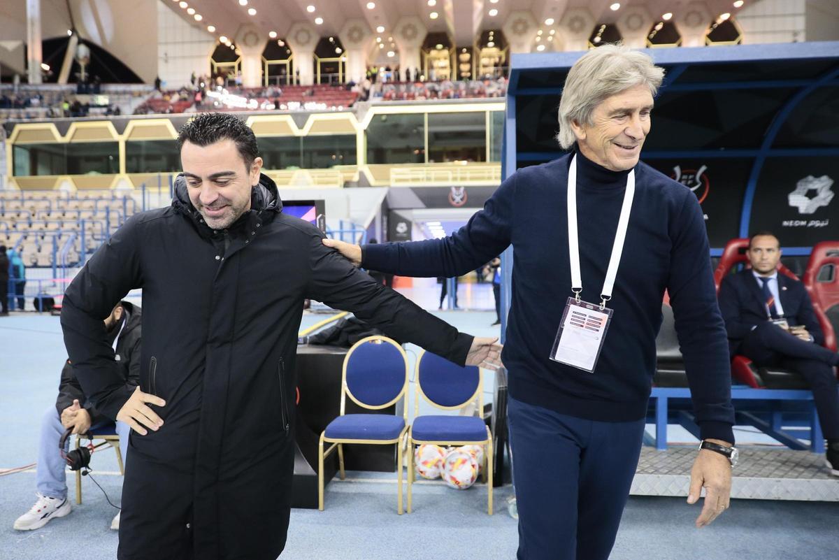 Xavi Hernández y Manuel Pellegrini en la semifinal de la Supercopa de España 2023