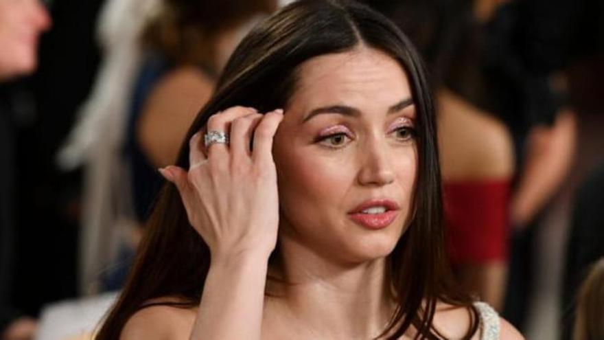 Ana de Armas vive un incómodo momento en su paso por los Oscar: &quot;Yo no viví en ningún sillón&quot;