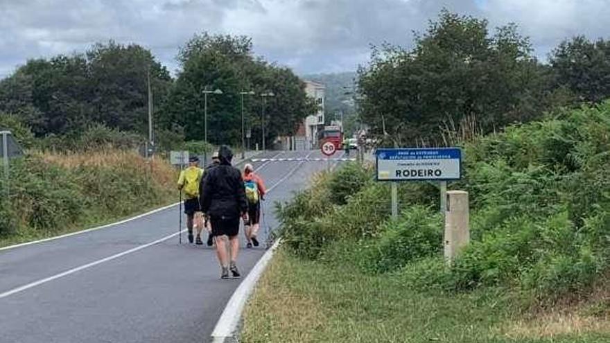 Medio centenar de peregrinos checos pasan por Rodeiro