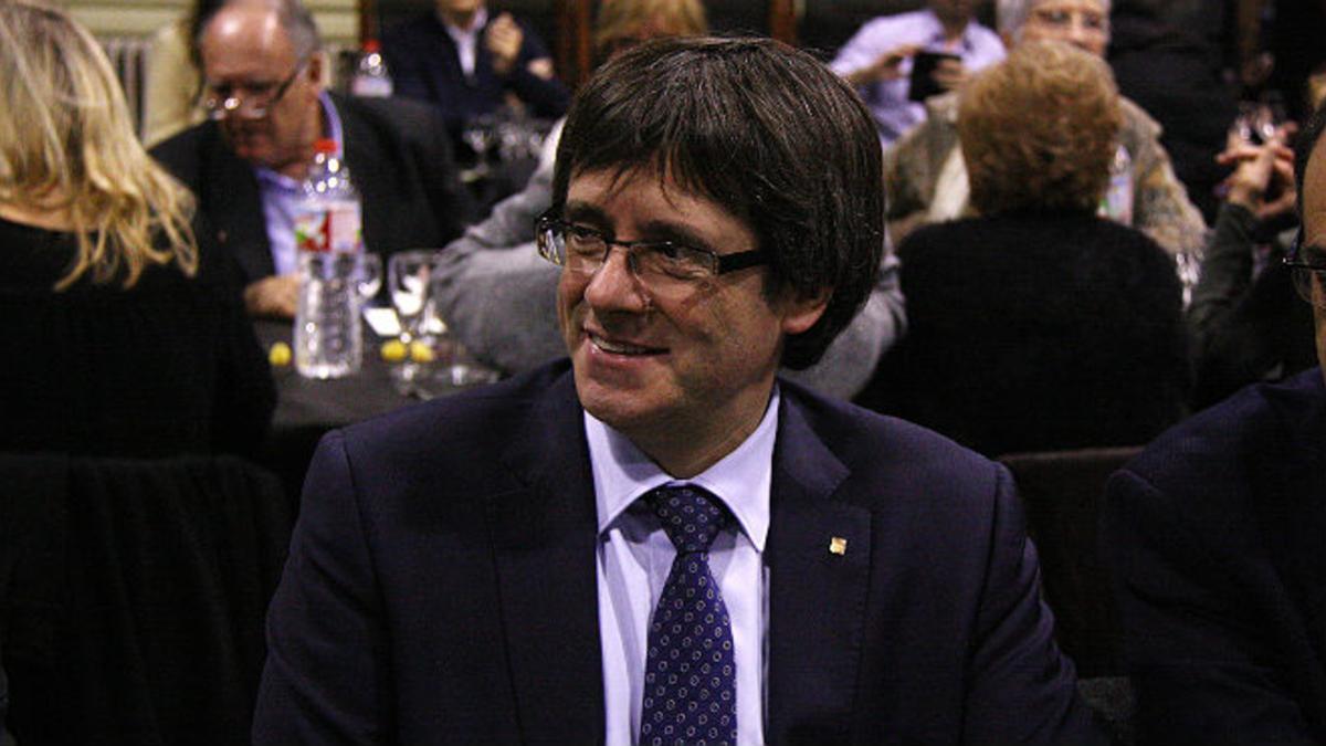 El 'president' Carles Puigdemont, este jueves, durante la cena de la federación barcelonesa del PDECat.