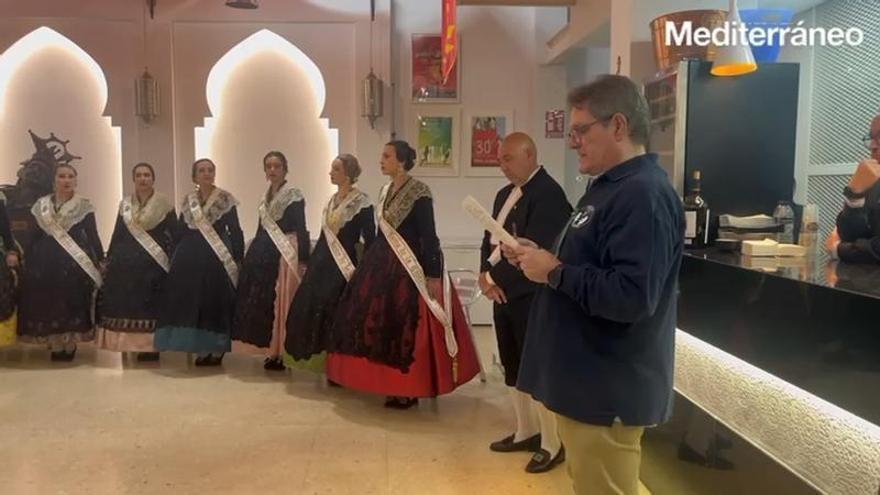 La colla A Mitges entrega su masclet d'argent a la mejor mascletà de la Magdalena