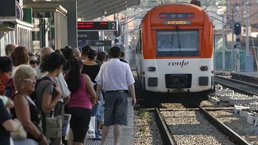 Renfe no ampliarà els horaris a Girona i Figueres perquè no hi hauria prou usuaris