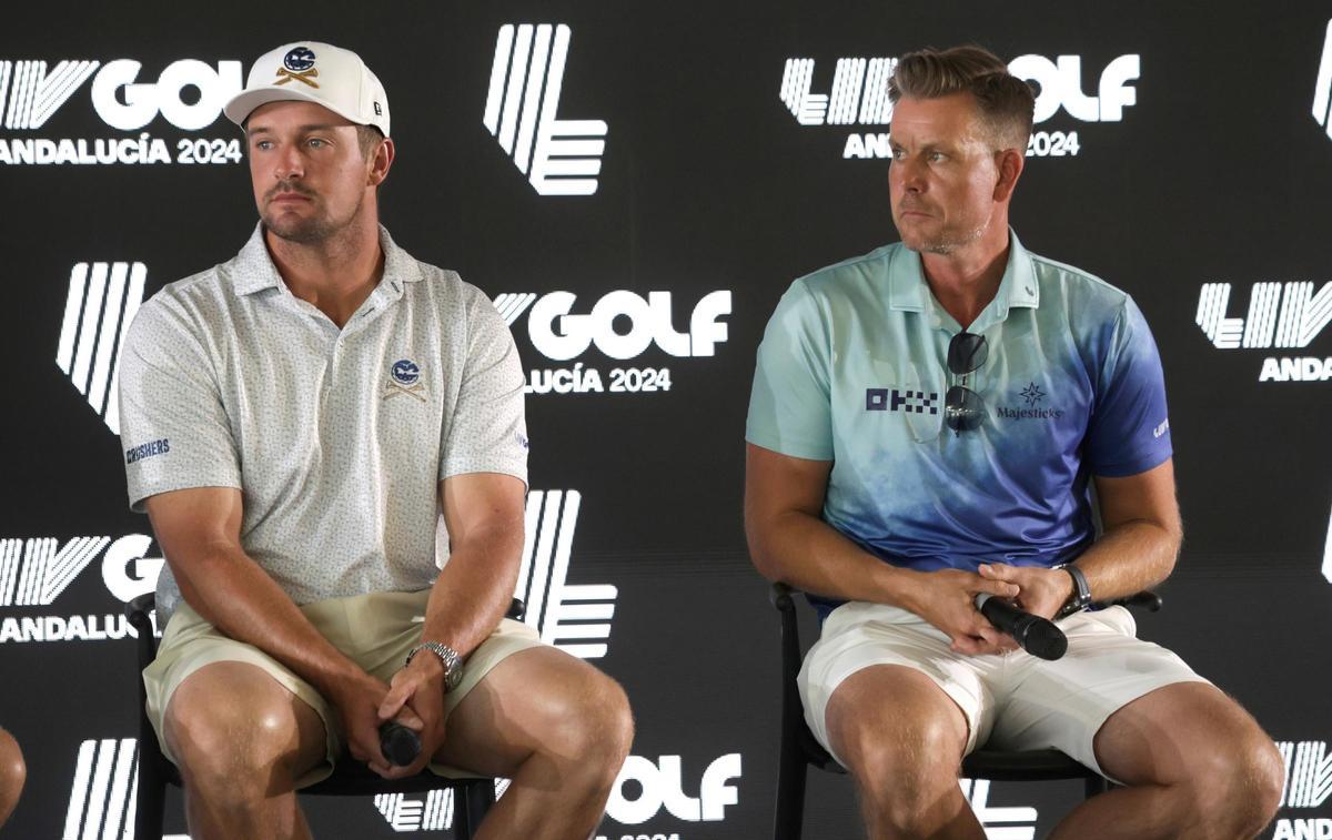 DeChambeau atiende a los medios junto a sueco Henrick Stenson