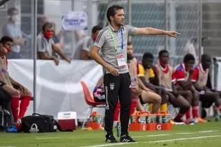 Luis Castro, entrenador del Levante, tras el empate contra el Málaga CF: "El punto en La Rosaleda no es malo"
