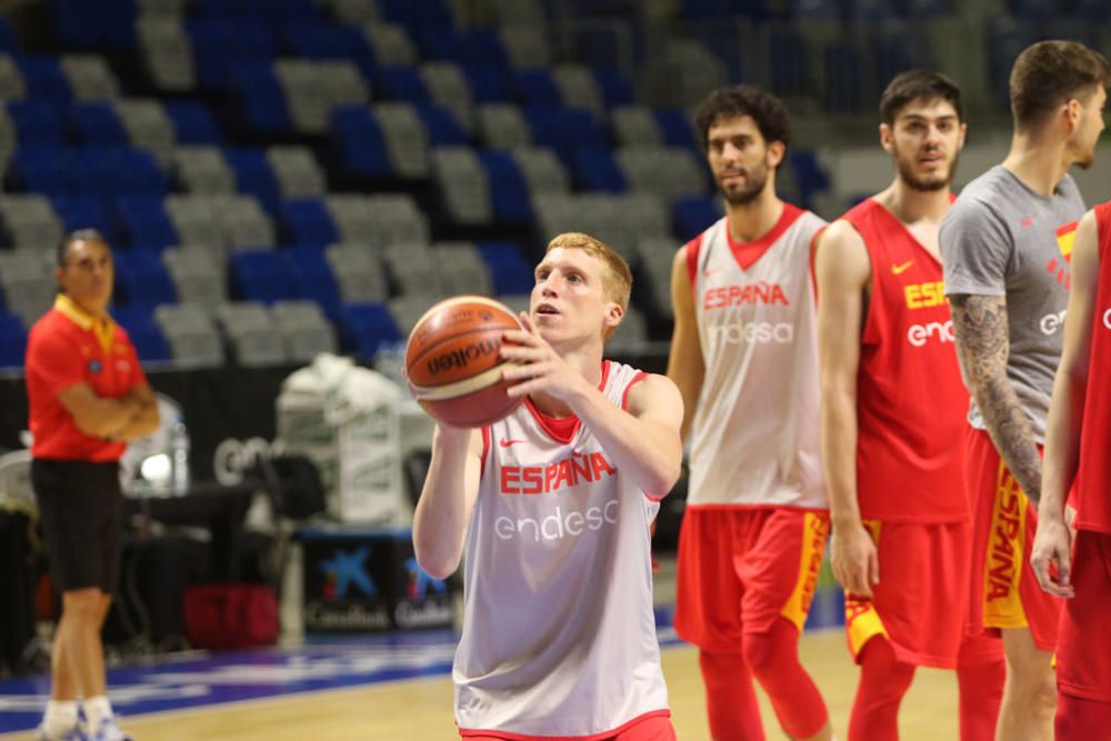 El equipo nacional aterrizó en Málaga al mediodía y por la tarde se entrenó en el Martín Carpena, con el flamante debutante Alberto Díaz y una gran representación del básket malagueño