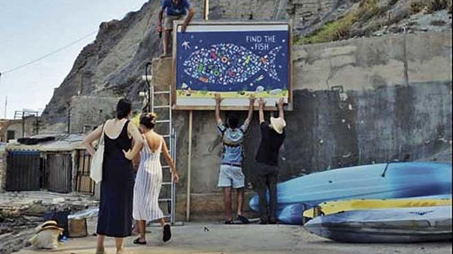 Un mural reivindicativo en Cala Banyalbufar