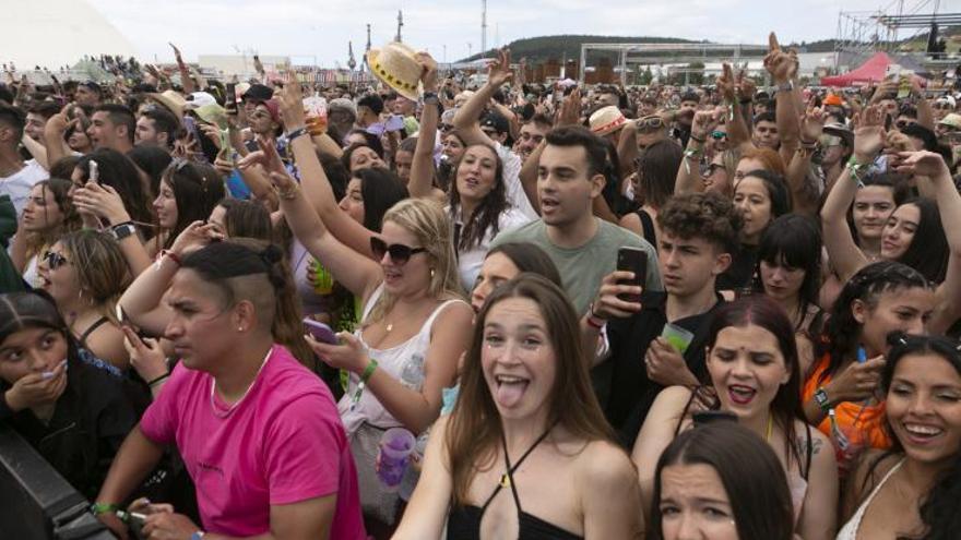 Público asistente de la primera edición del festival de reggaeton de Avilés. | María Fuentes