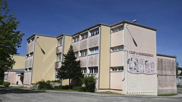 El CEIP A Xunqueira I, que ha sufrido importantes daños por la entrada de lluvia en sus instalaciones este año.
