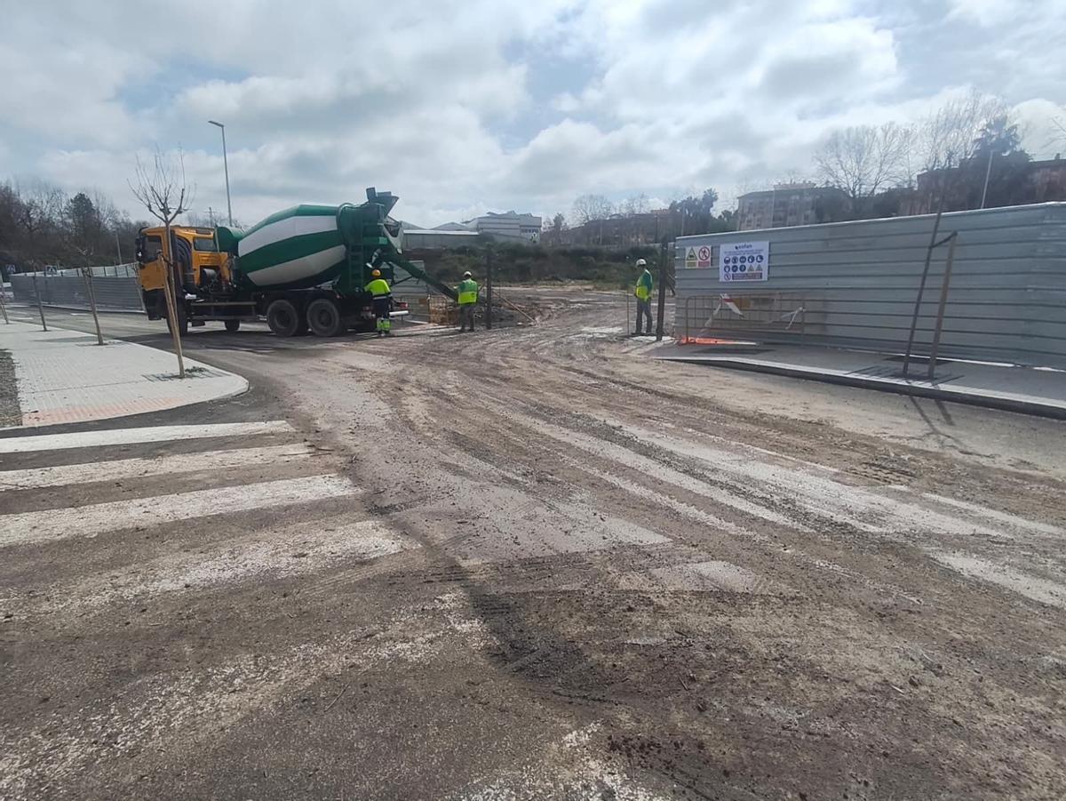 Obras del nuevo Mercadona de Lucena en la avenida de la Infancia