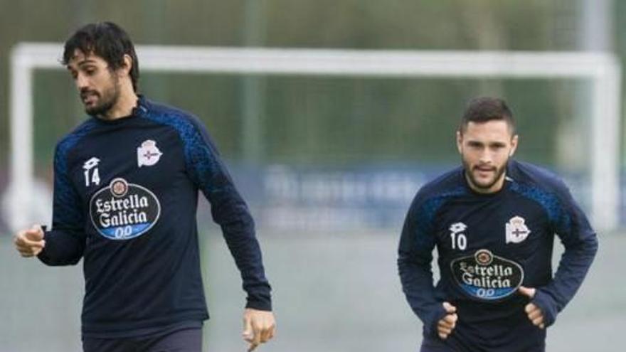 Arribas y Andone, durante un entrenamiento. // J.Roller