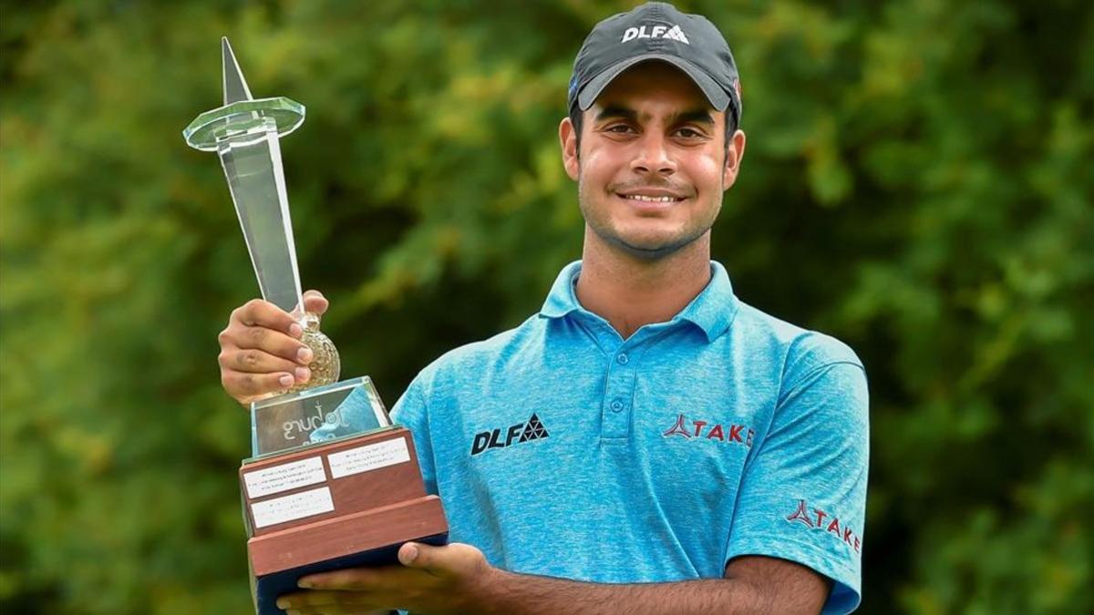 Sharma, con el trofeo de campeón en Johannesburgo