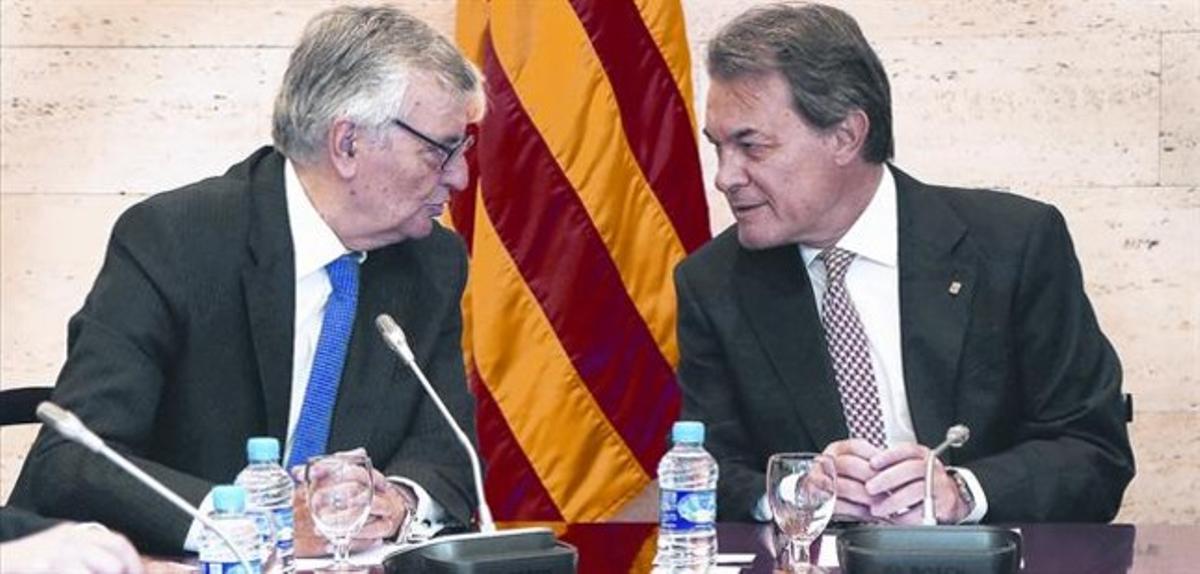 El fiscal general de l’Estat, Eduardo Torres Dulce, i el president, Artur Mas, ahir,al Palau de la Generalitat.