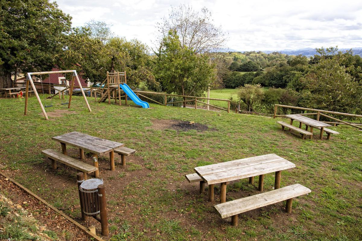 El área recreativa de Campiello, en Llanera, un paraíso entre castaños