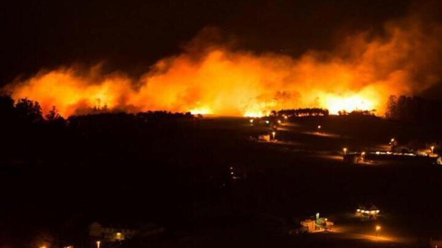 El presidente de la comisión sobre los incendios de 2015 considera responsables políticos a Javier Fernández y a dos de sus consejeros