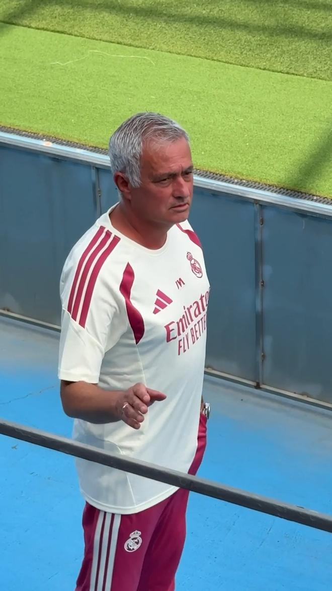 Lo que no se vio del Real Madrid - Leganés: el detalle de Mourinho con la prensa, Dumfries en el palco y el fallo de Camavinga