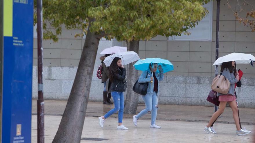 En lo que queda de semana habrá que tener el paraguas a mano pero las lluvias tampoco se prevén intensas