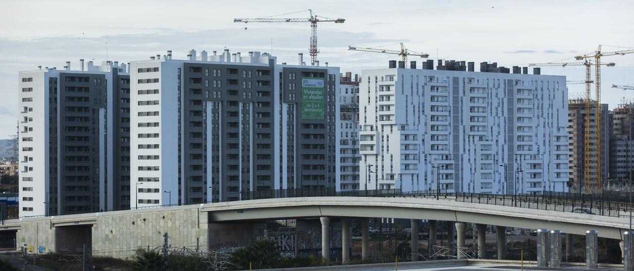 Viviendas en construcción en el barrio de Turianova de València.