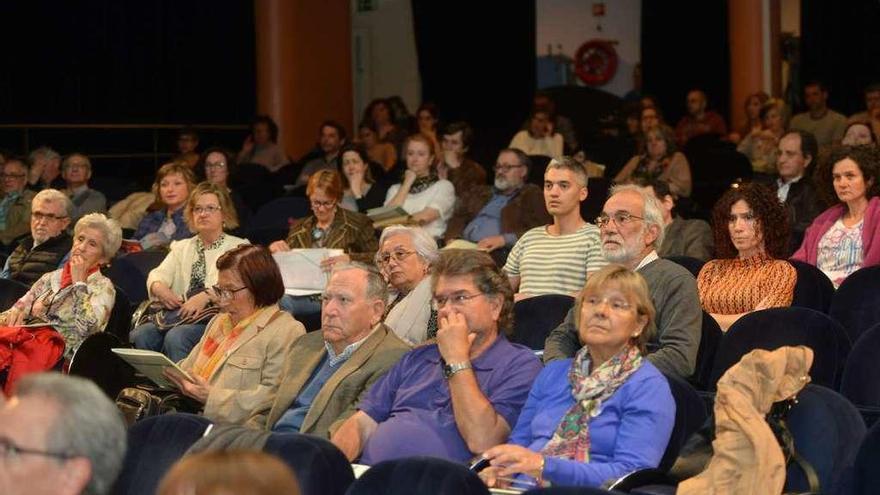 Asistentes a la sesión inaugural de la Semana Galega de Filosofía 2017. // Gustavo Santos