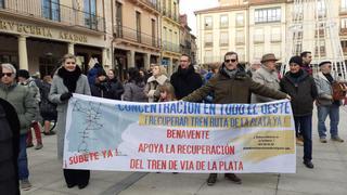 Benavente apoya en Astorga la reapertura del tren Ruta de la Plata