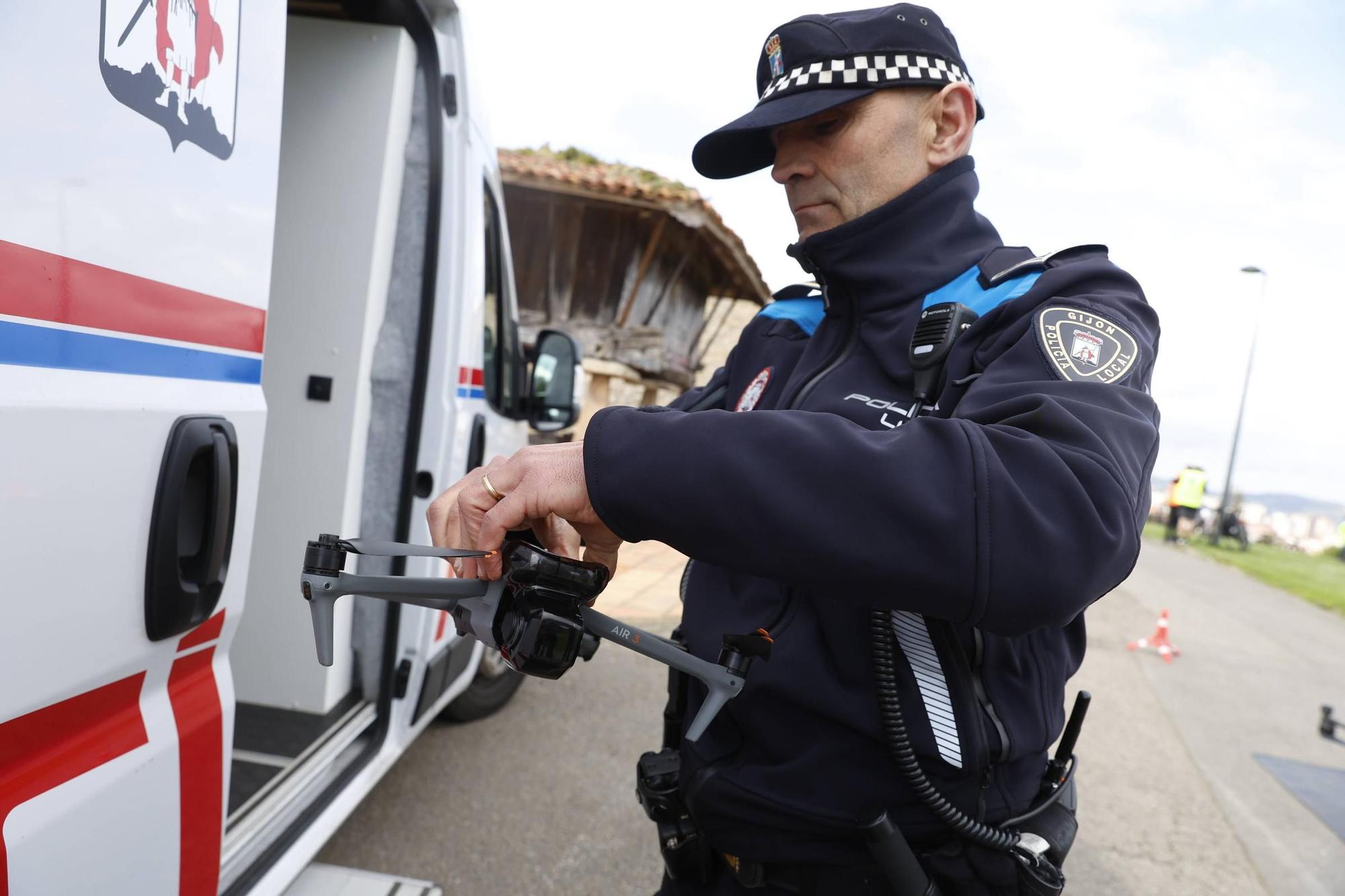 Así funciona (y así se ve) los drones de la Policía Local de Gijón (en imágenes)