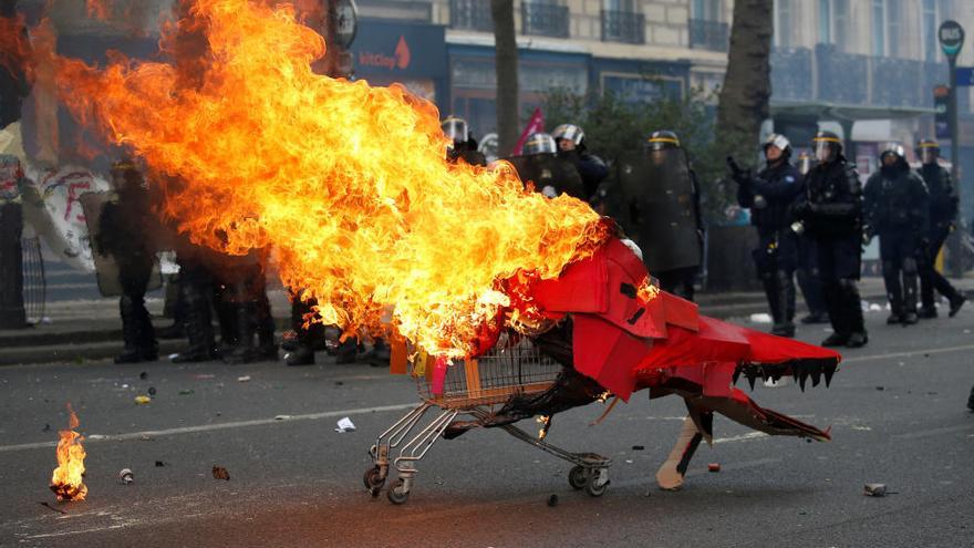 Disturbios en París en la celebración del 1 de Mayo