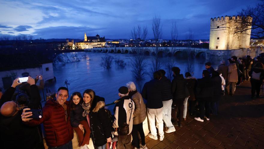 El Guadalquivir impresiona a su paso por Córdoba