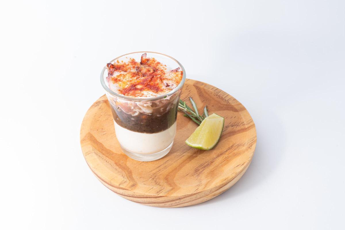 La Villa Bouzas. CEVICHE DE PULPO, CREMOSO PATATA Y PUERRO CON SORBETE DE ACEITUNA NEGRA