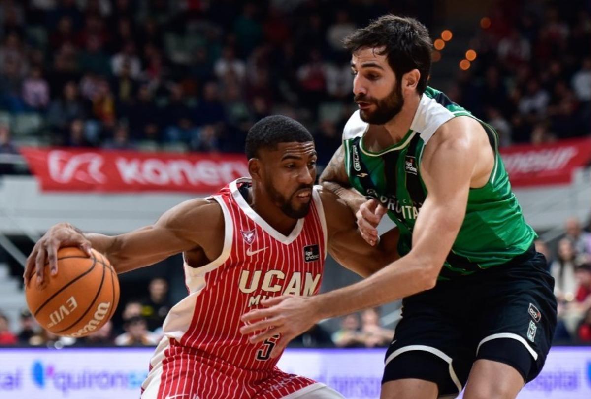 El UCAM Murcia amarró la victoria ante el Joventut en una gran segunda parte de los de Sito Alonso