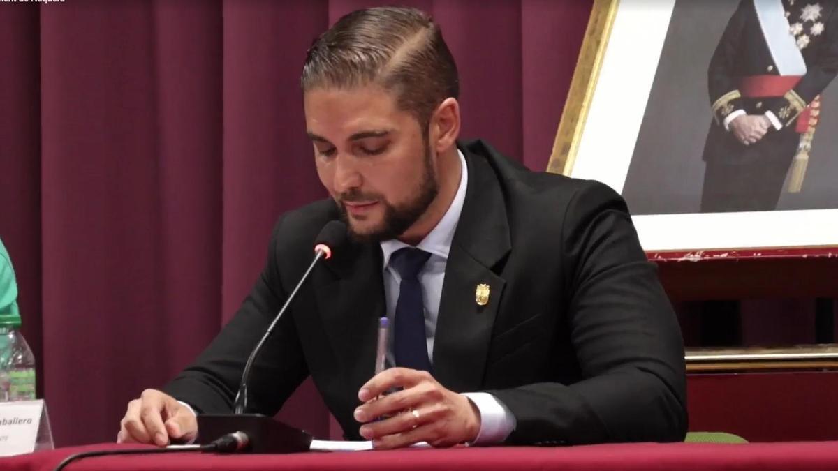 El alcalde de Nàquera, Iván Expósito (Vox), ayer en el pleno de mayo.