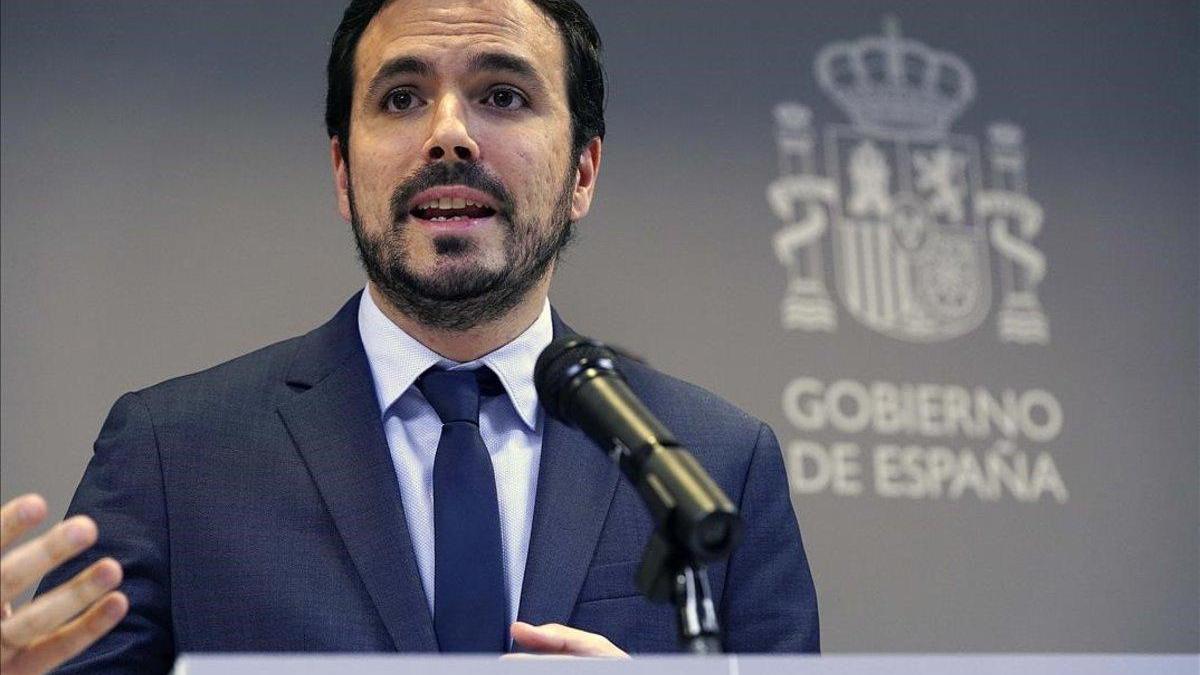 Garzón: &quot;Se prohibirá la publicidad de casas de apuestas en camisetas y partidos&quot;