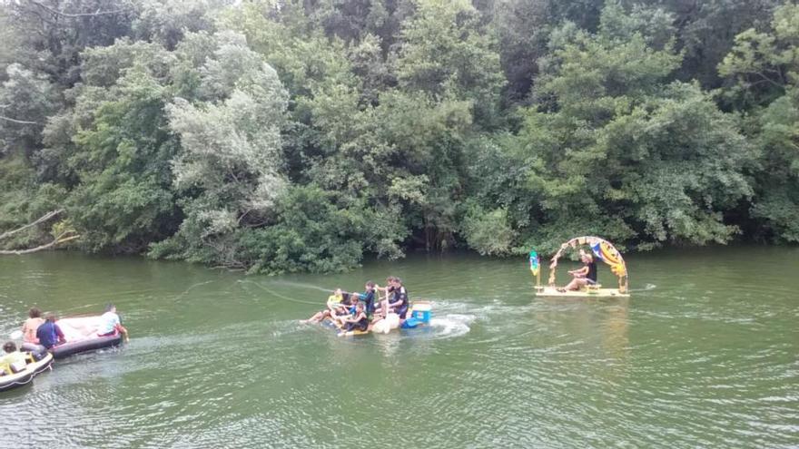 Baixada d'Anecs a la Festa del Riu de Pont de Molins