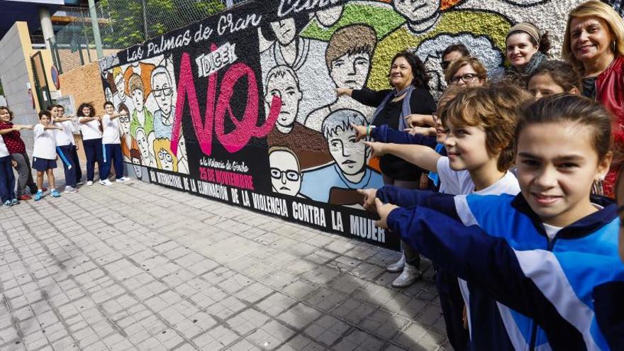 Grafitti contra la violencia de género en el CEIP Iberia