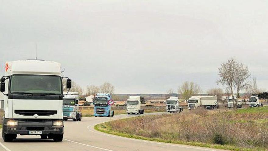 Protesta de los camioneros, el pasado jueves. | José Luis Fernández 