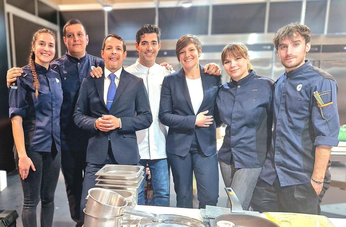 Andreu Genestra (el que va de blanco) junto a su equipo durante el congreso Madrid Fusión.