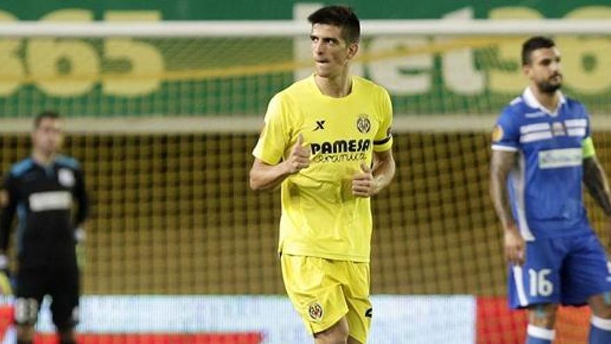 Gerard Moreno celebra uno de sus goles.