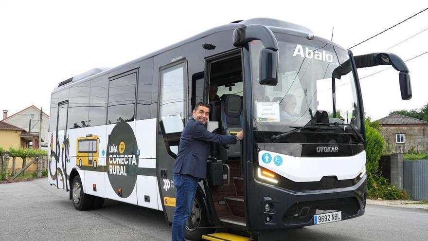 La Línea de bus 'Conecta Rural' de Pontevedra triunfa con 300 usuarios en dos semanas