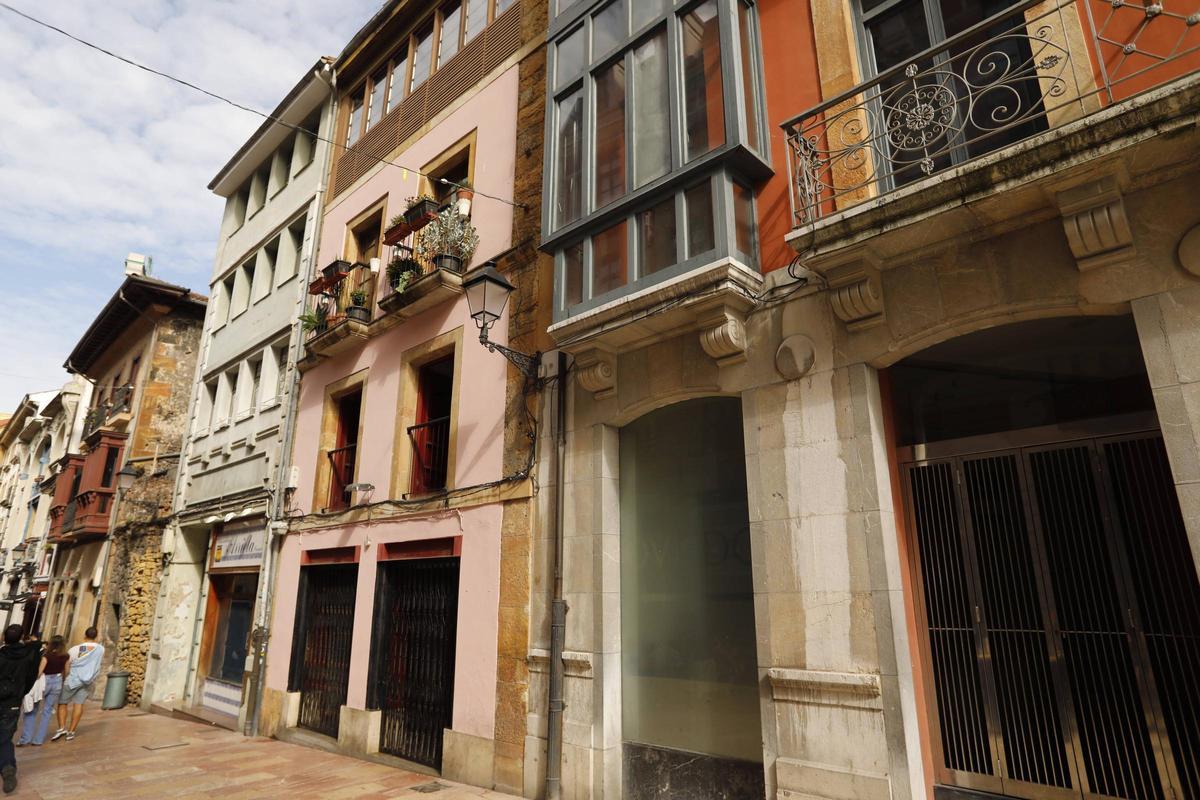 El edificio con la librería Polledo en el bajo.