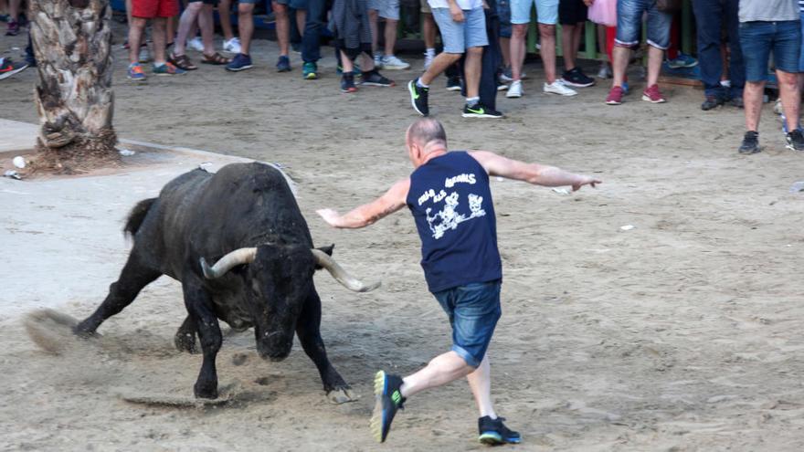 Cinco heridos leves en la primera jornada taurina del Grau