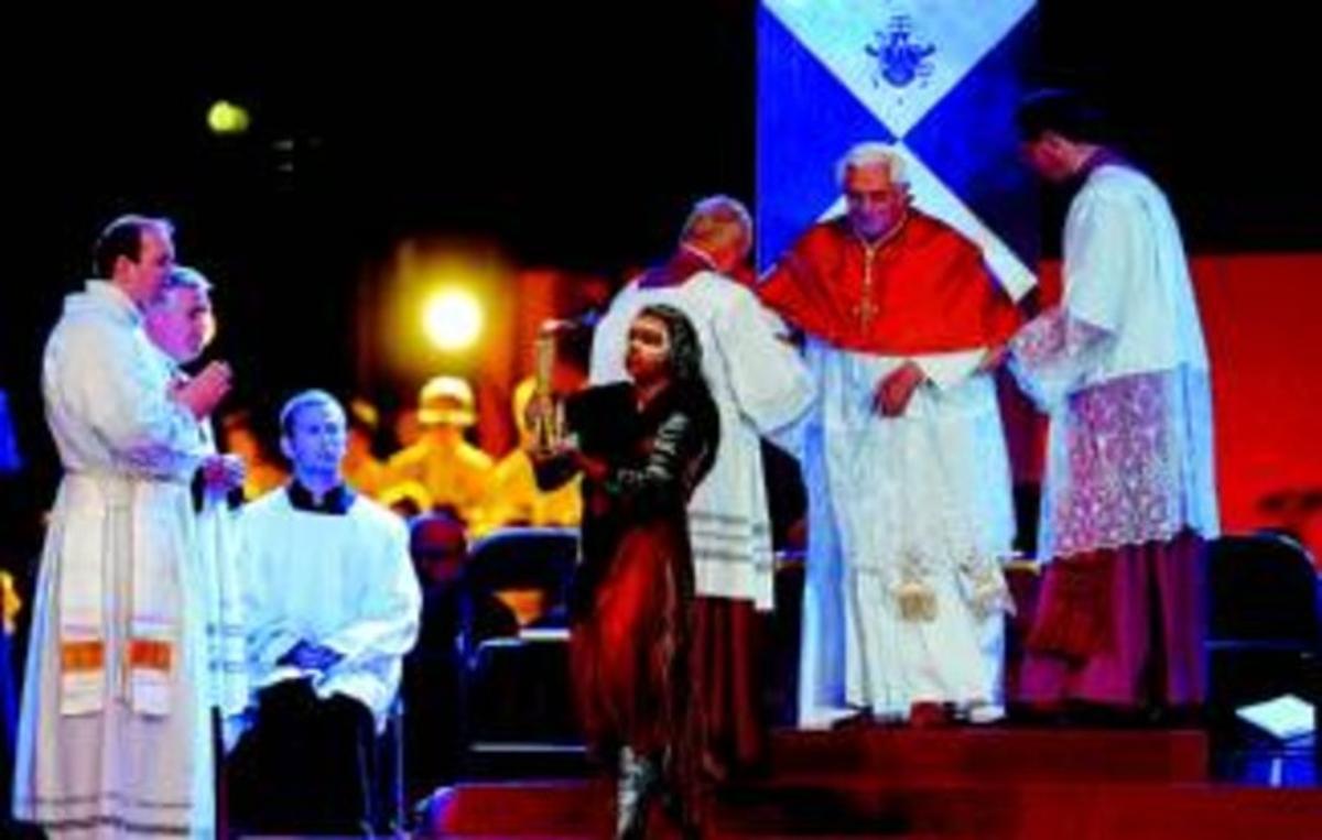 El Papa, en la vigília d’oració celebrada a l’hipòdrom de Randwick, als afores de Sydney, ahir.