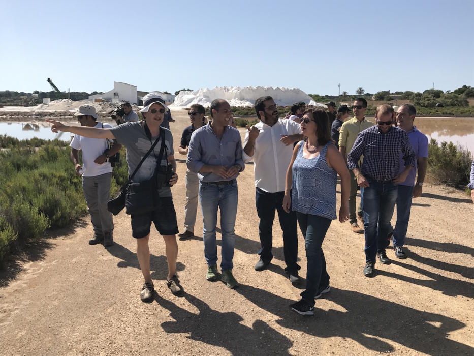 La presidenta Francina Armengol y el conseller Vicenç Vidal visitan el nuevo parque natural de es Trenc